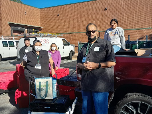 Volunteers collecting charity food from Whole Foods of Gaithersburg